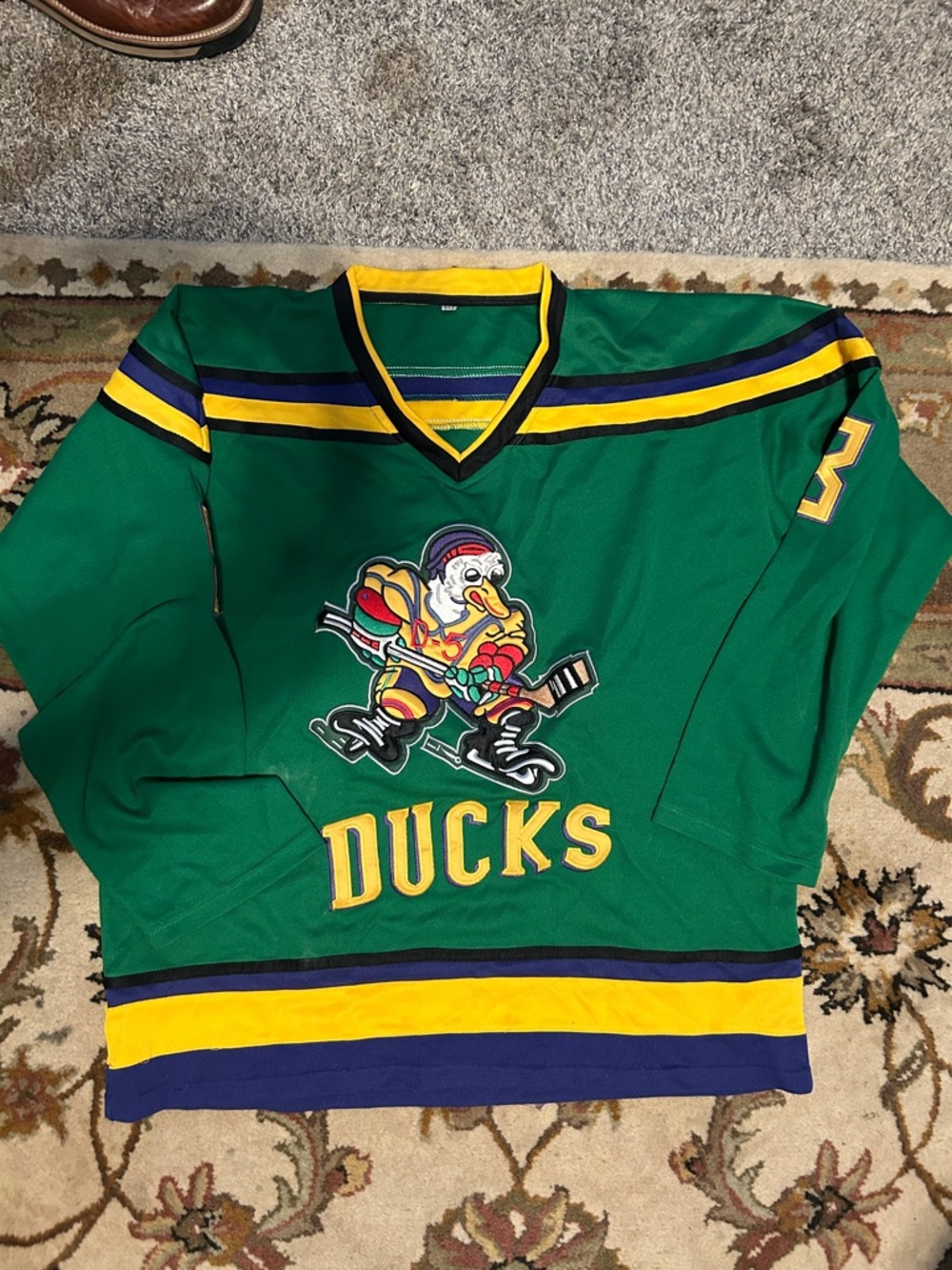 Green Ducks #8 Hockey Jersey no name